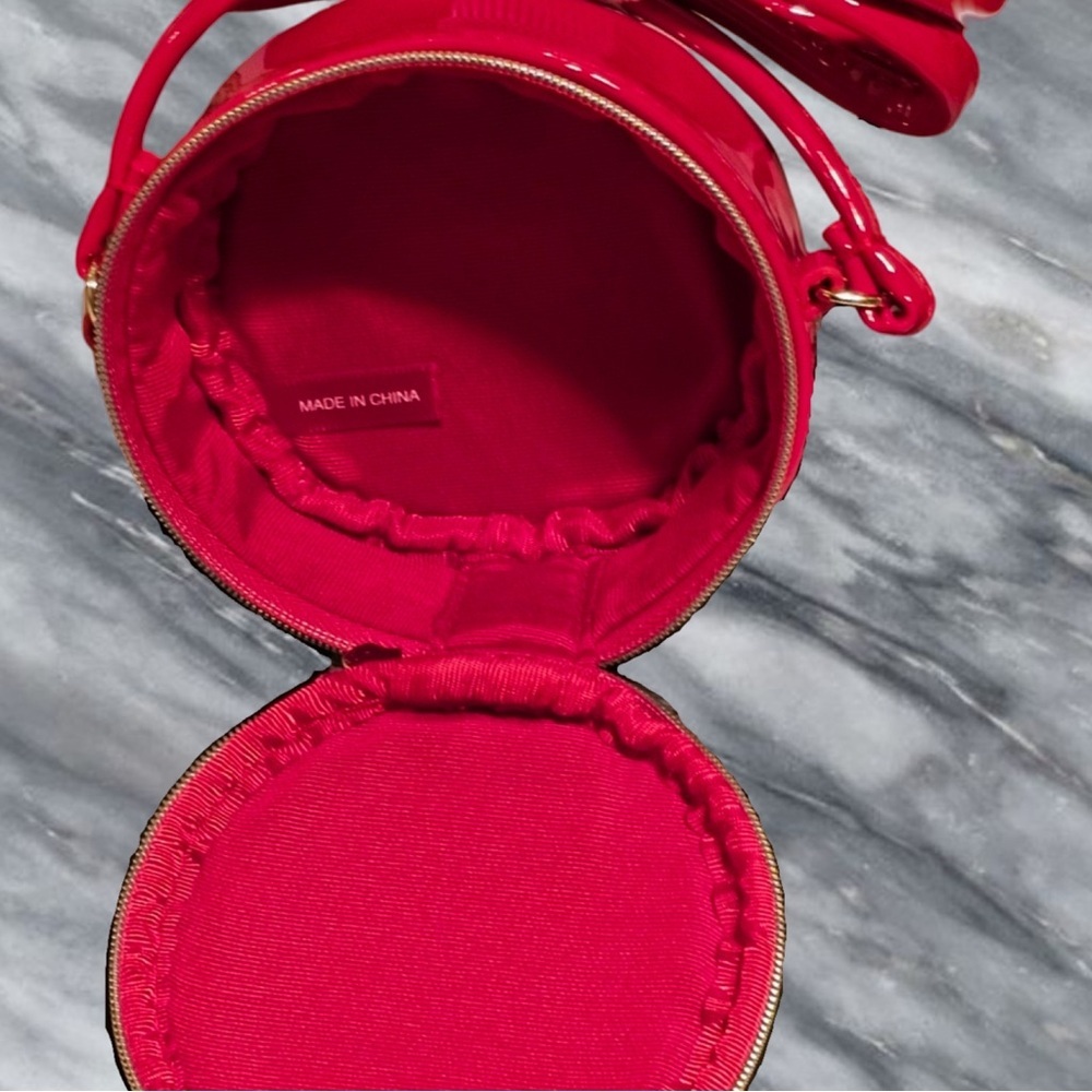 NWOT Marc Jacobs Mini 4” Red Patent Leather Crossbody Round Canteen Bag Purse - Picture 8 of 8